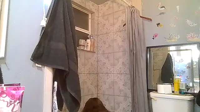 Snapshot of ShysluutGia chatting on October 13, 2025, 9:42 am ShysluutGia online show from October 13, 2025, 9:42 am