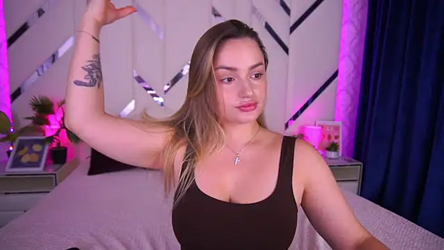 LindsieGreyy online show from October 17, 2025, 7:11 am