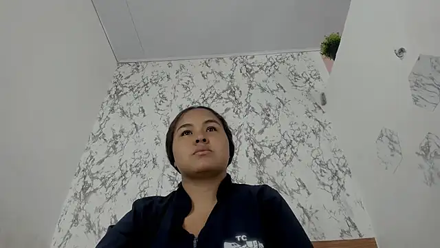 camilagreeco online show from July 23, 2026, 1:31 pm