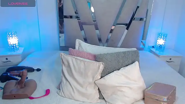 KathyLee69  online show from September 19, 2025, 7:58 pm