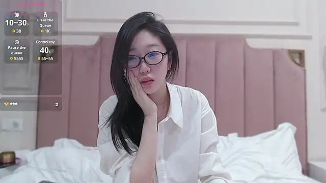 linlinnnnn online show from February 25, 2025, 9:09 am