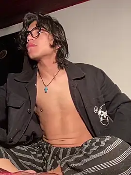 shadowsofgarden online show from February 24, 2025, 4:05 am