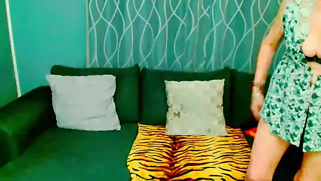 Snapshot of adeleadison chatting on February 11, 2026, 5:23 am adeleadison online show from February 11, 2026, 5:23 am