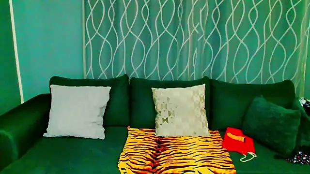 Snapshot of adeleadison chatting on February 17, 2026, 6:32 am adeleadison online show from February 17, 2026, 6:32 am