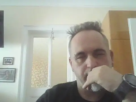 Szolga10 online show from April 4, 2026, 2:14 pm