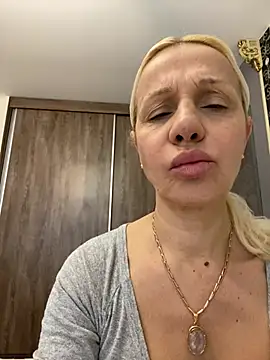 DeboraXporn online show from February 13, 2026, 7:04 am