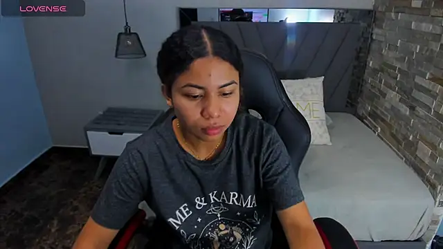 MELINAMARTINS online show from January 15, 2026, 7:28 pm