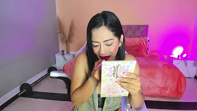 cristal crossfitx online show from December 4, 2025, 10:24 am