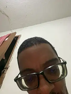 Diegodelicia online show from April 15, 2026, 4:19 am