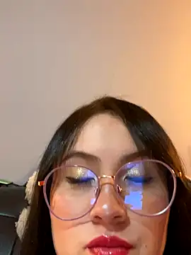 Snapshot of ValentinaOrtiz3 chatting on October 15, 2025, 2:11 am ValentinaOrtiz3 online show from October 15, 2025, 2:11 am