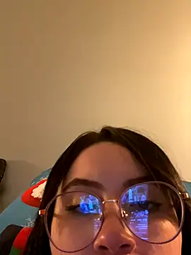 Snapshot of ValentinaOrtiz3 chatting on October 19, 2025, 12:44 am ValentinaOrtiz3 online show from October 19, 2025, 12:44 am