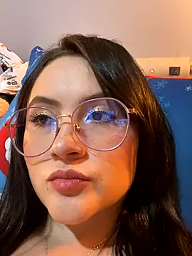 Snapshot of ValentinaOrtiz3 chatting on October 23, 2025, 12:32 am ValentinaOrtiz3 online show from October 23, 2025, 12:32 am