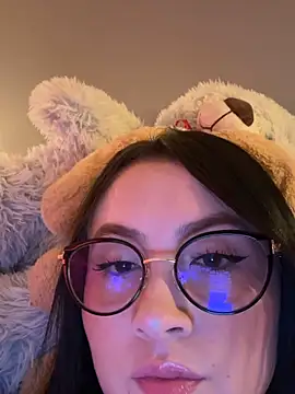 ValentinaOrtiz3 online show from March 9, 2026, 10:36 pm