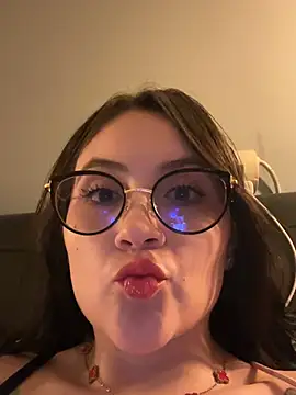 ValentinaOrtiz3 online show from July 15, 2026, 12:38 am