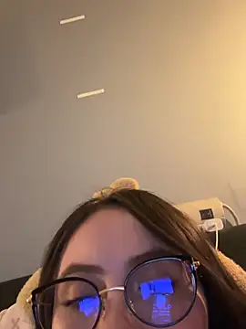 ValentinaOrtiz3 online show from July 19, 2026, 2:37 am