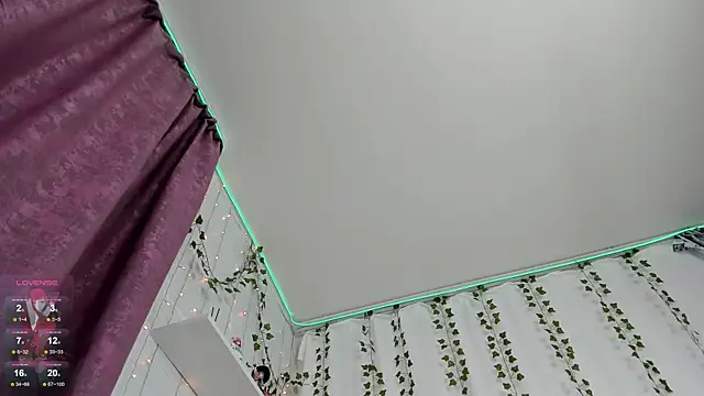 Snapshot of b4by_Emilia chatting on March 16, 2025, 8:43 am b4by Emilia online show from March 16, 2025, 8:43 am