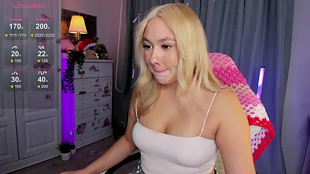 Snapshot of _Loneve__ chatting on February 1, 2026, 2:15 pm Loneve online show from February 1, 2026, 2:15 pm