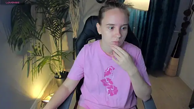 Lika 0ne online show from September 26, 2025, 11:58 am