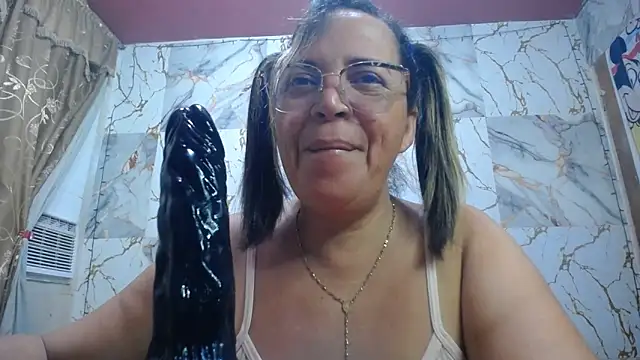 Snapshot of alina_maturehot chatting on June 12, 2026, 9:30 am alina maturehot online show from June 12, 2026, 9:30 am