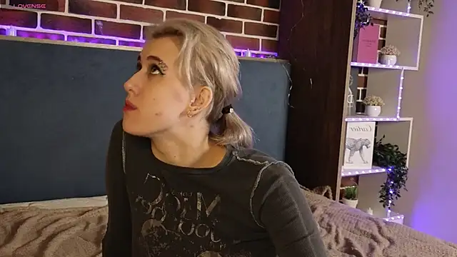 ConstanceBails online show from February 27, 2025, 6:40 am