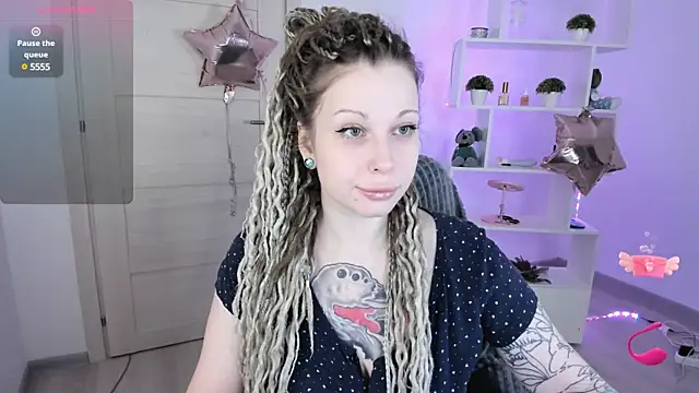 Snapshot of HoneySallyMoore chatting on December 6, 2024, 6:50 pm HoneySallyMoore online show from December 6, 2024, 6:50 pm