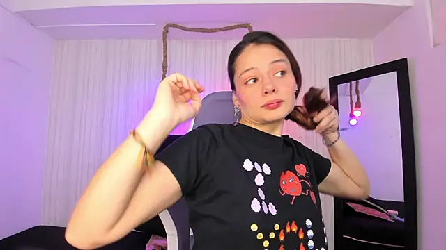 nicky angel1 online show from October 7, 2025, 6:38 pm