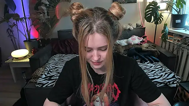 Alexa Pirs online show from March 3, 2026, 12:22 pm