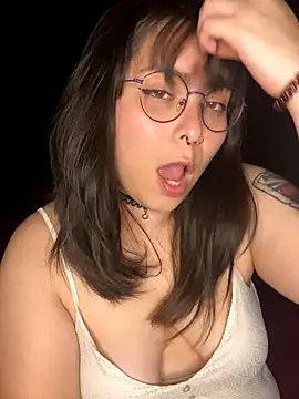 Solo yoss online show from October 4, 2025, 6:55 am