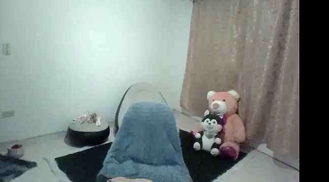 Hanna latinaa online show from March 7, 2025, 12:04 am