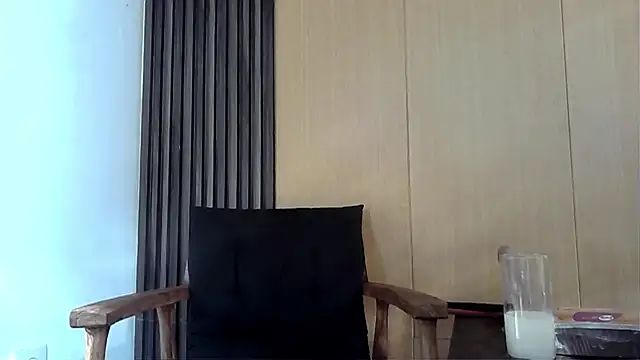 Snapshot of DivineRoza chatting on July 11, 2026, 8:06 am DivineRoza online show from July 11, 2026, 8:06 am