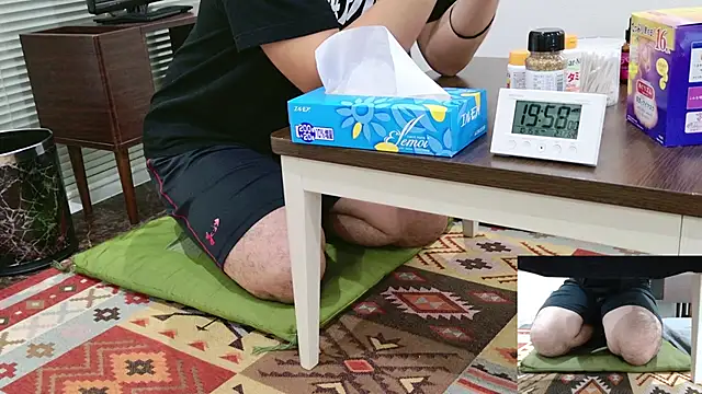 Snapshot of YARASERO-kun chatting on October 15, 2025, 10:59 am YARASERO-kun online show from October 15, 2025, 10:59 am