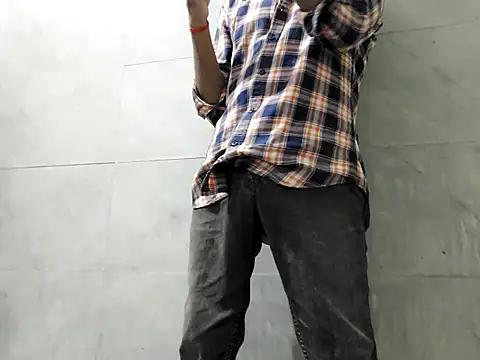 Snapshot of Lustyluckyy chatting on September 29, 2025, 6:02 pm Lustyluckyy online show from September 29, 2025, 6:02 pm