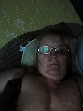 Violet5364 online show from April 17, 2026, 8:45 pm