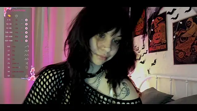 marynixoxo online show from November 3, 2025, 8:04 am