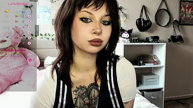 Snapshot of marynixoxo chatting on February 15, 2026, 5:48 am marynixoxo online show from February 15, 2026, 5:48 am