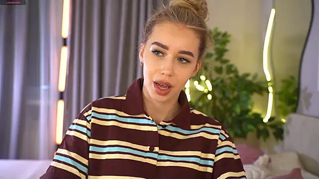  Spring Day  online show from February 25, 2026, 8:13 am