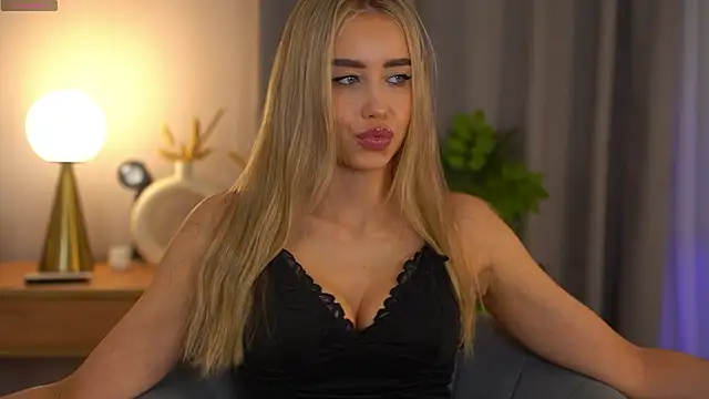  Spring Day  online show from March 25, 2026, 8:09 am