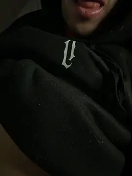 Snapshot of yaxxx03 chatting on October 17, 2025, 3:36 pm yaxxx03 online show from October 17, 2025, 3:36 pm