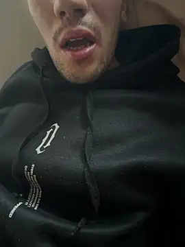 Snapshot of yaxxx03 chatting on October 18, 2025, 1:23 pm yaxxx03 online show from October 18, 2025, 1:23 pm