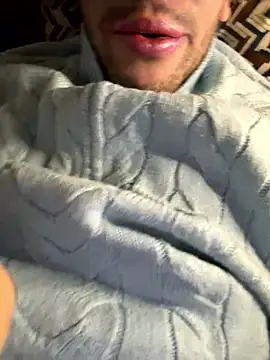 Snapshot of yaxxx03 chatting on November 5, 2025, 4:29 pm yaxxx03 online show from November 5, 2025, 4:29 pm