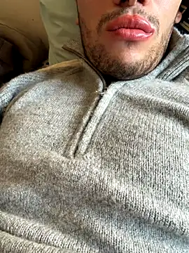 yaxxx03 online show from December 14, 2025, 12:10 pm