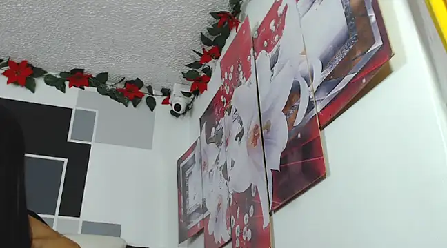 Snapshot of stephanieparadis chatting on February 12, 2025, 1:30 am stephanieparadis online show from February 12, 2025, 1:30 am