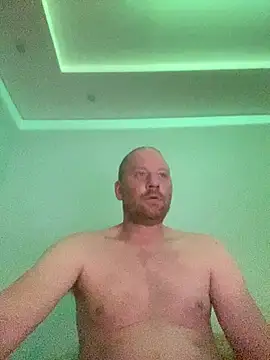 Snapshot of Krzysiekg123 chatting on February 20, 2026, 10:54 pm Krzysiekg123 online show from February 20, 2026, 10:54 pm