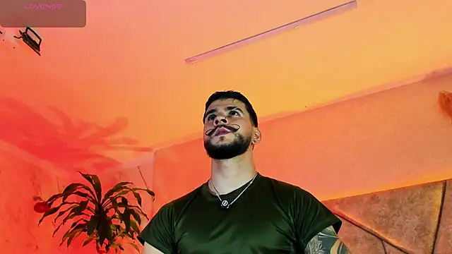 Snapshot of DickGriffith_ chatting on September 25, 2025, 12:53 pm DickGriffith online show from September 25, 2025, 12:53 pm