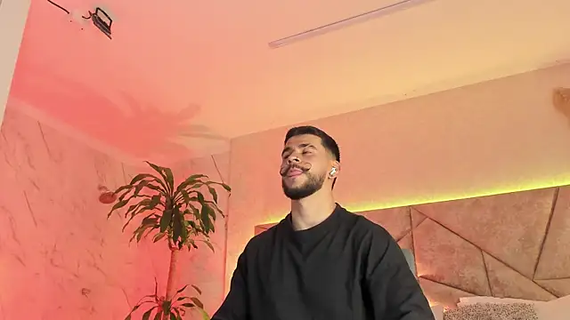 Snapshot of DickGriffith_ chatting on September 29, 2025, 12:43 pm DickGriffith online show from September 29, 2025, 12:43 pm