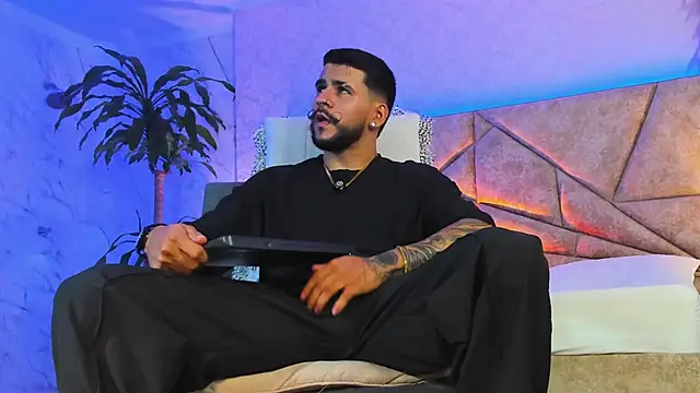 Snapshot of DickGriffith_ chatting on October 5, 2025, 11:52 am DickGriffith online show from October 5, 2025, 11:52 am