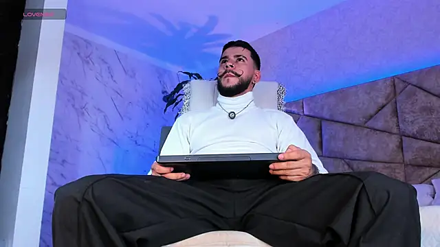 Snapshot of DickGriffith_ chatting on October 19, 2025, 12:50 pm DickGriffith online show from October 19, 2025, 12:50 pm