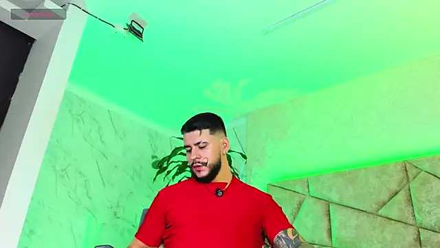 Snapshot of DickGriffith_ chatting on October 28, 2025, 10:30 am DickGriffith online show from October 28, 2025, 10:30 am