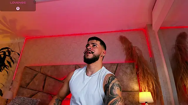 Snapshot of DickGriffith_ chatting on November 6, 2025, 7:48 pm DickGriffith online show from November 6, 2025, 7:48 pm