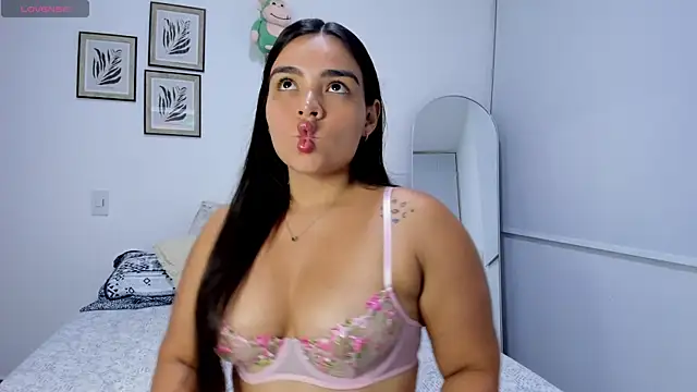 Snapshot of sarita_bigbooty_ chatting on June 17, 2026, 12:13 am sarita bigbooty online show from June 17, 2026, 12:13 am